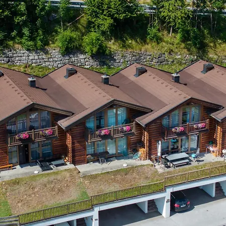 Dom wakacyjny Schoeneben Haus Silberdistel Wald im Pinzgau